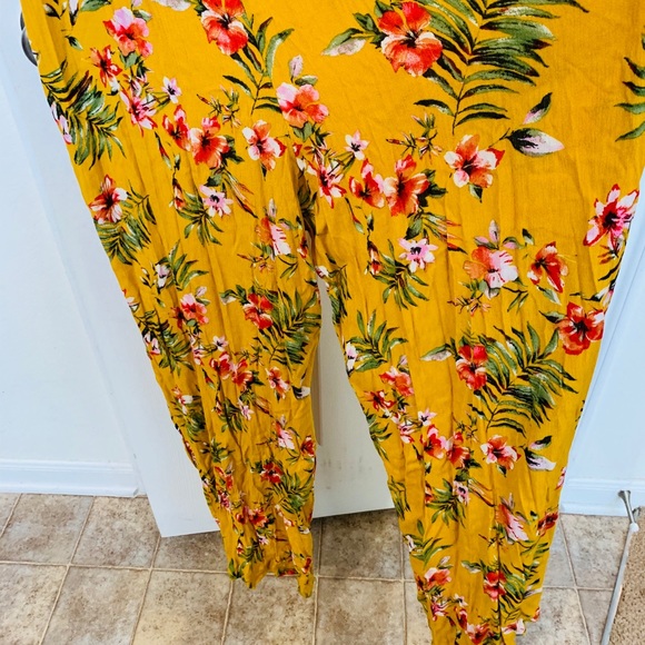 🌺Candie’s Women’s Long jumpsuit🌺 - Picture 2 of 4